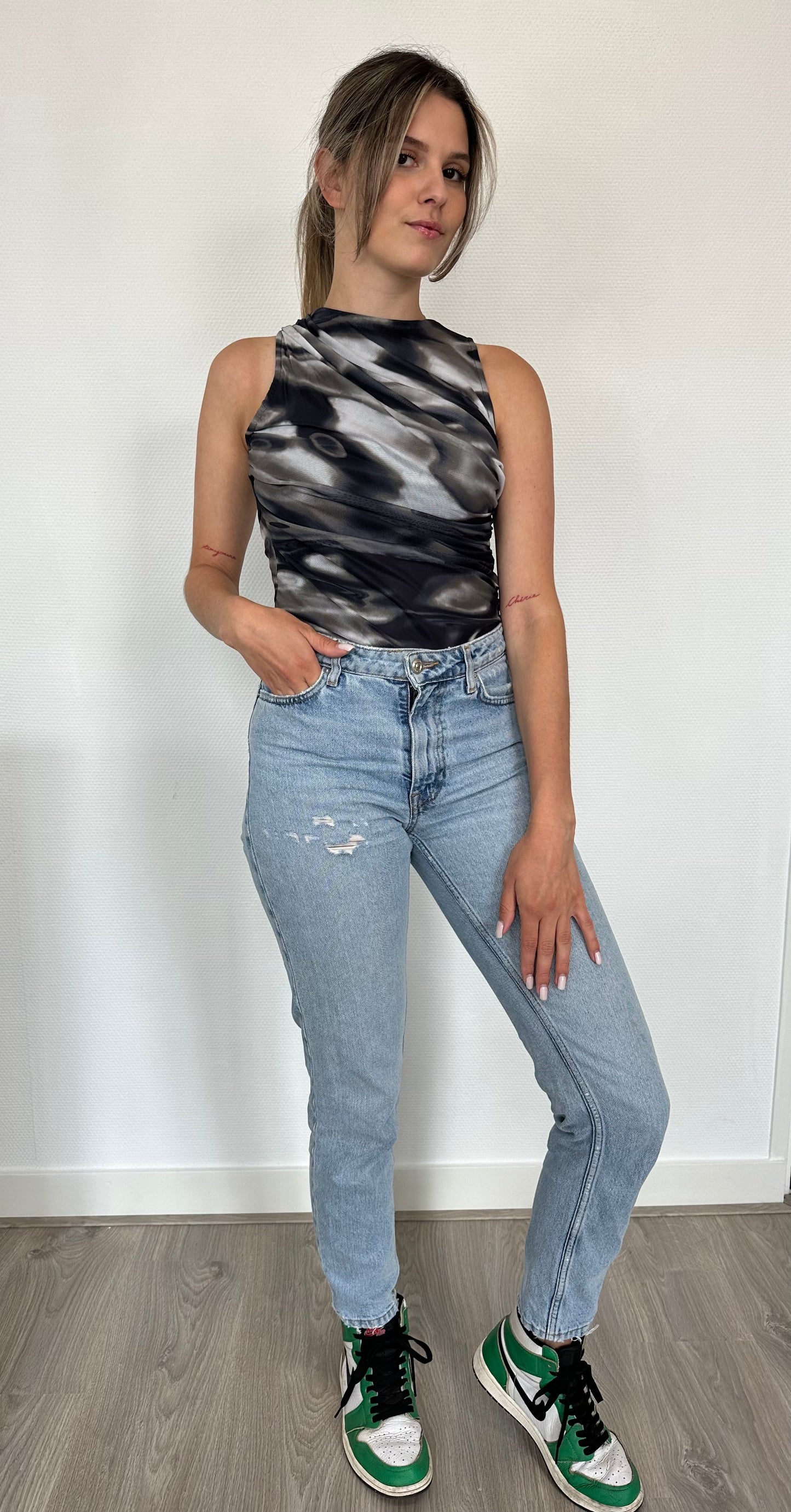 Tie dye body Grey